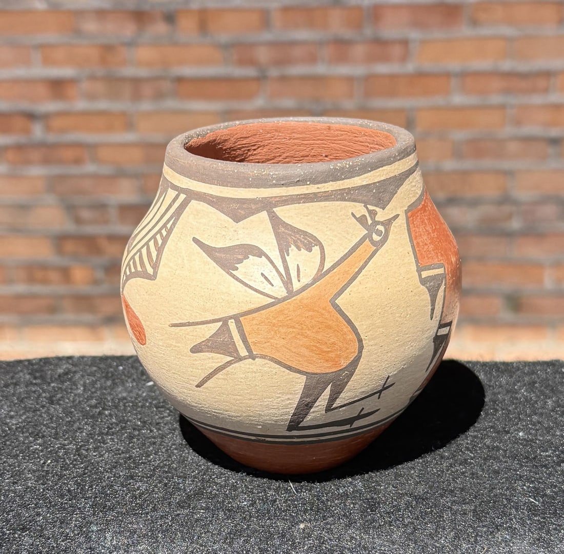 Elizabeth Medina Zia Pueblo Pot: 4 1/8" diameter, 4" tall.