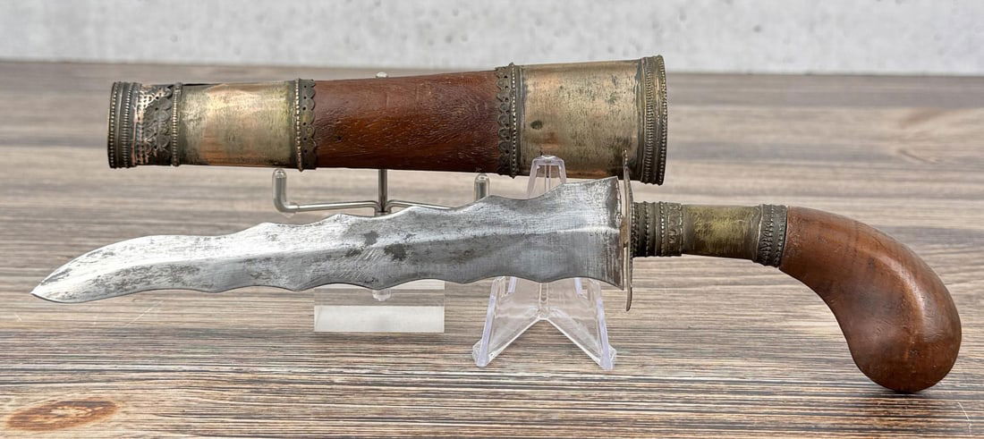 WW2 Bring Back Philippine Gunong Punal Dagger: 10 1/2" long.