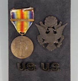 WWI WW1 US Army Victory Medal Hat Badge