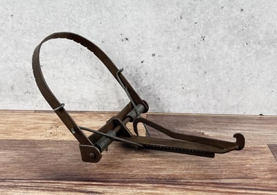 Newhouse Oneida Community No 2 Tree Trap