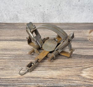 Alaskan No 9 Coil Spring Wolf Trap