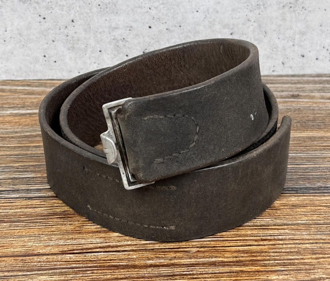 WW2 German Army Heer Belt: Belt only no buckle. 34" total length.
