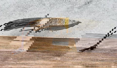 Horn Handle Damascus Steel Knife