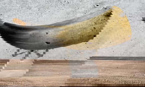 Antique Frontier Powder Horn