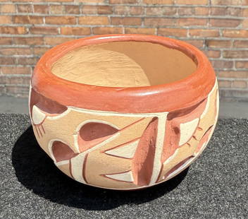 Tomasita Montoya San Juan Pueblo Pot: 4 1/2" diameter, 3" tall.
