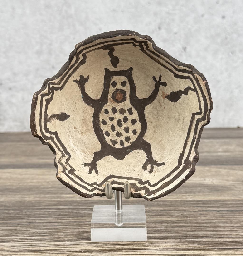 Zuni Pueblo Kiva Frog Tadpole Bowl: 4 3/4" diameter, 1 5/8" tall.