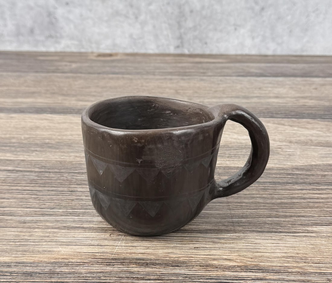 Clara P. Lovato Santa Domingo Pueblo Pottery Cup: 4 7/8" tall
