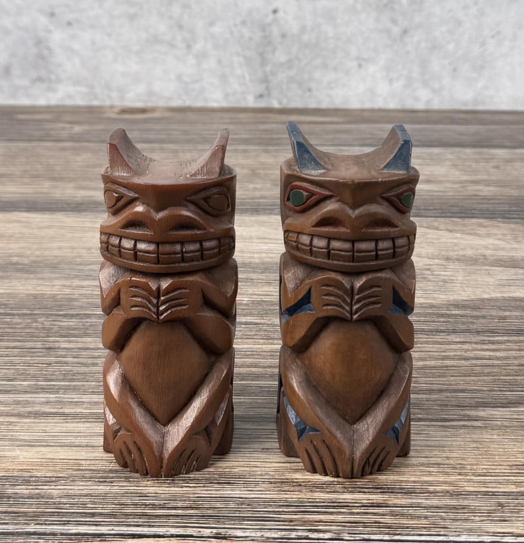 Resin North West Coast Totem Pole Bookends (1 of 6)