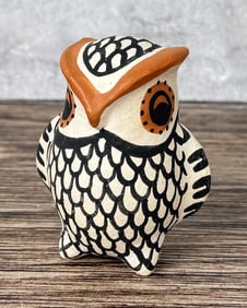 Laura Vallo Acoma Pueblo Pottery Owl