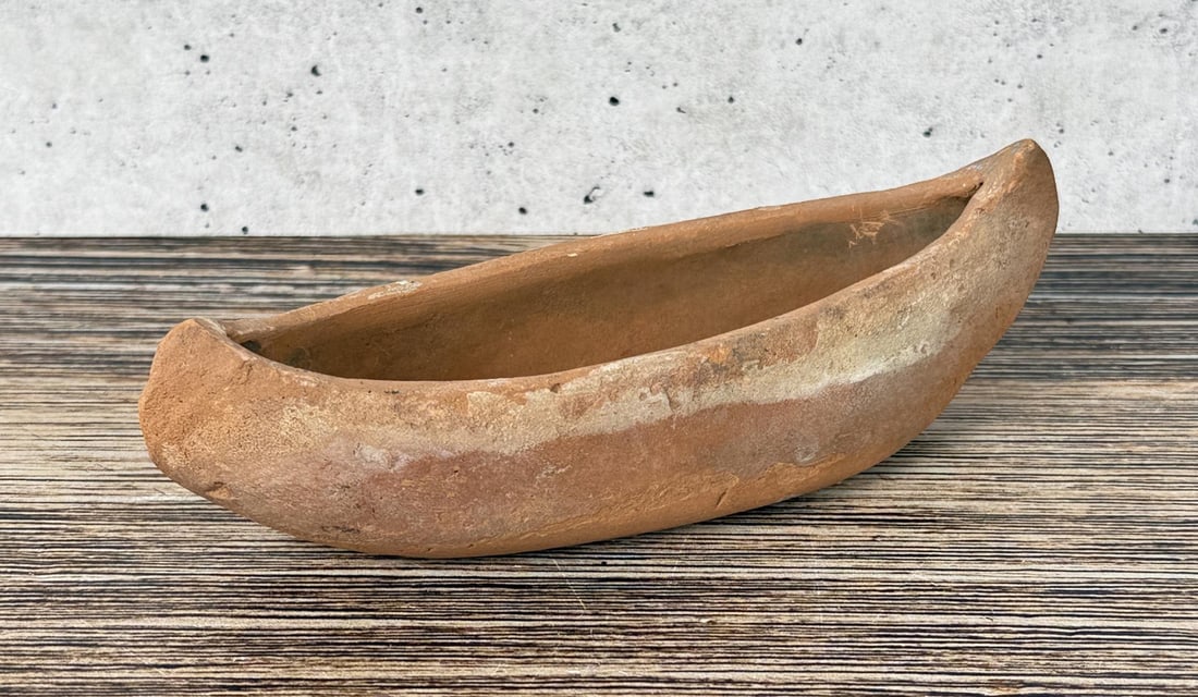 Micaceous Clay Taos Pueblo Pottery Canoe: 5 3/4" long.