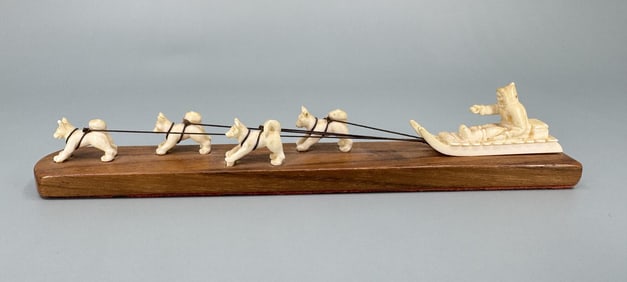 Alaskan Inuit Eskimo Carved Sled Dog Team