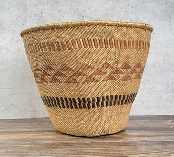 Louisa Keyser Dat so la lee Washoe Burden Basket: 16 1/2" diameter, 12 1/2" tall. Attributed to Louisa Keyser. For a similar example see Bonhams: The Alan and Bronnie Blaugrund Collection of Native American Basketry, Lot 110, 10 December 2018. Louisa