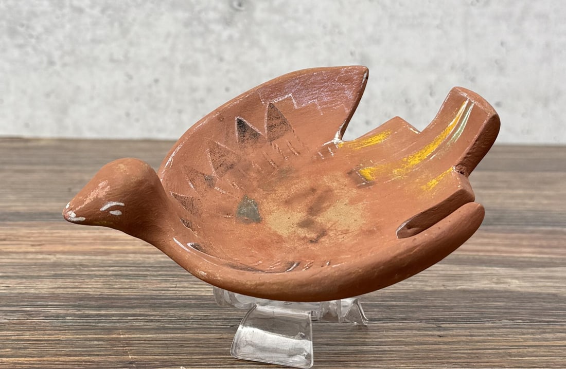 Jemez Pueblo Pottery Bird Dish: 5" by 4 3/4" by 2"