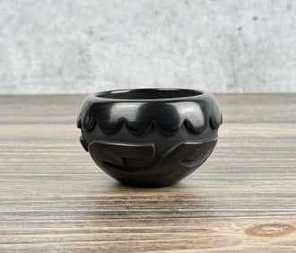 Vickie Martinez Santa Clara Pueblo Pot