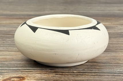 ADL Acoma Pueblo Pot
