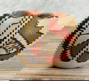 M. Toledo Jemez Pueblo Pot