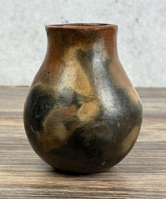 Betty Manygoats Navajo Pine Pitch Pottery Vase