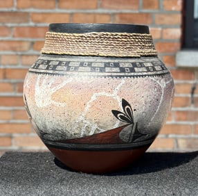 Ralph Aragon Zia Pueblo Indian Pottery Vase Pot