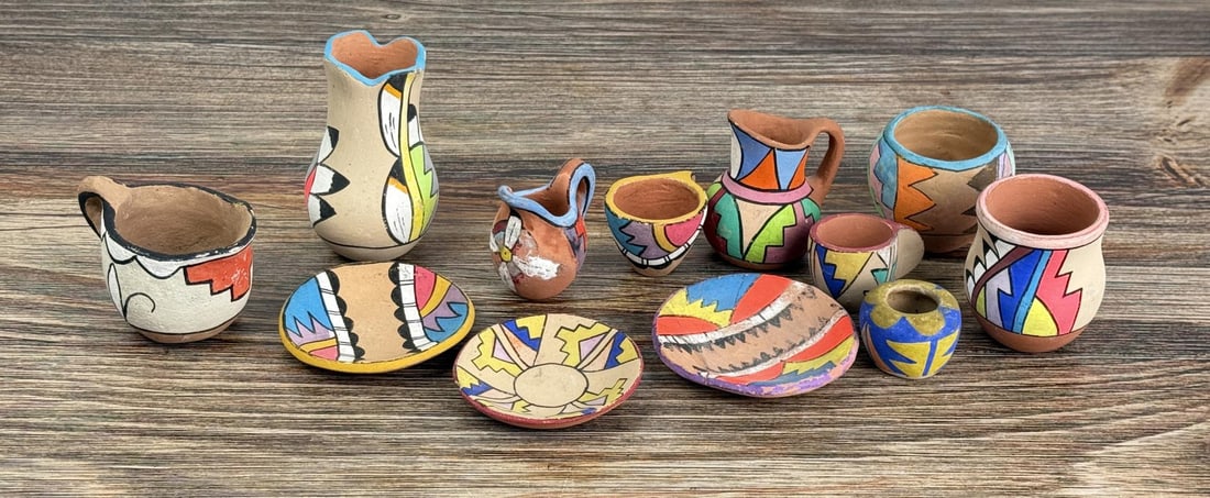 Collection of Jemez Pueblo Pots: Nice grouping, one is damaged and repaired.