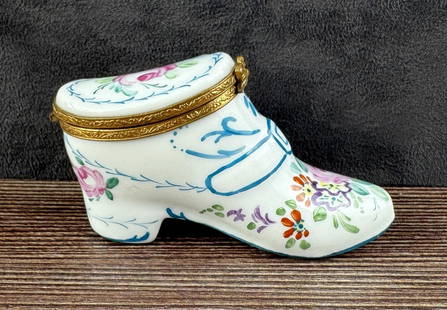 Limoges Peint Main Porcelain Shoe Trinket Box: 3 1/4" by 1 3/4" by 1 1/8"