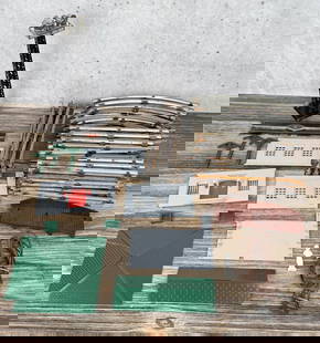 Collection of Lionel Train Track Accessories: Nice grouping.