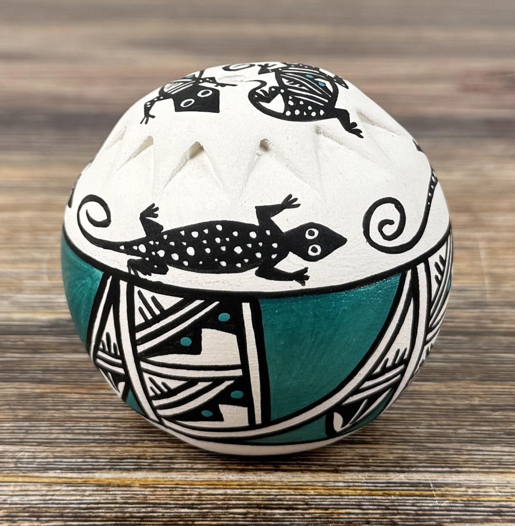N Chino Luck Lizards Acoma Seed Pot (1 of 6)