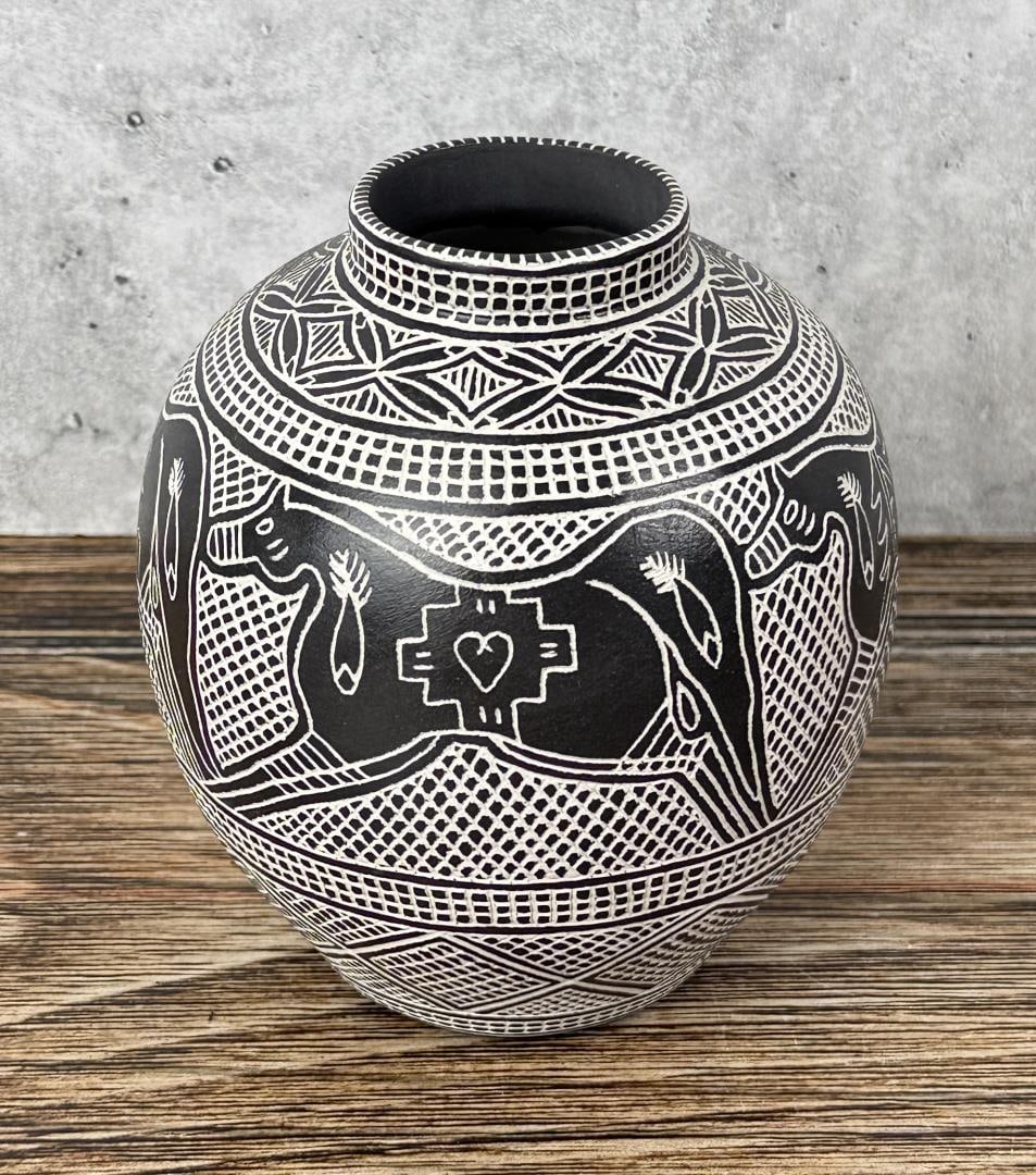 Wild Horses JSC Native American Indian Pot: 4 1/2" tall, 4" diameter