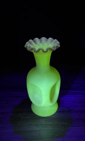 Fenton Glass Burmese Uranium Pinched Vase