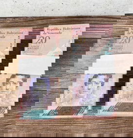 198 Venezuela 20 Bolivares Notes