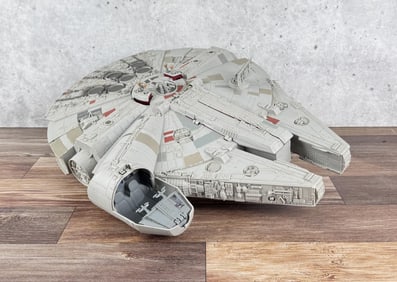 Hasbro Star Wars Force Awakens Millennium Falcon