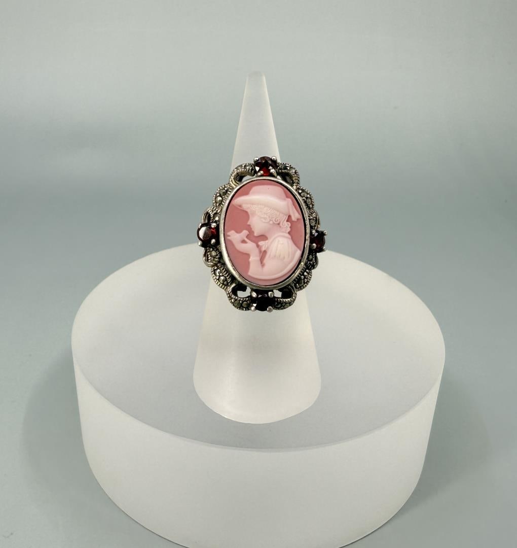 Sterling Silver Garnet Cameo Ring: Size 7 3/4. 11.4 grams.