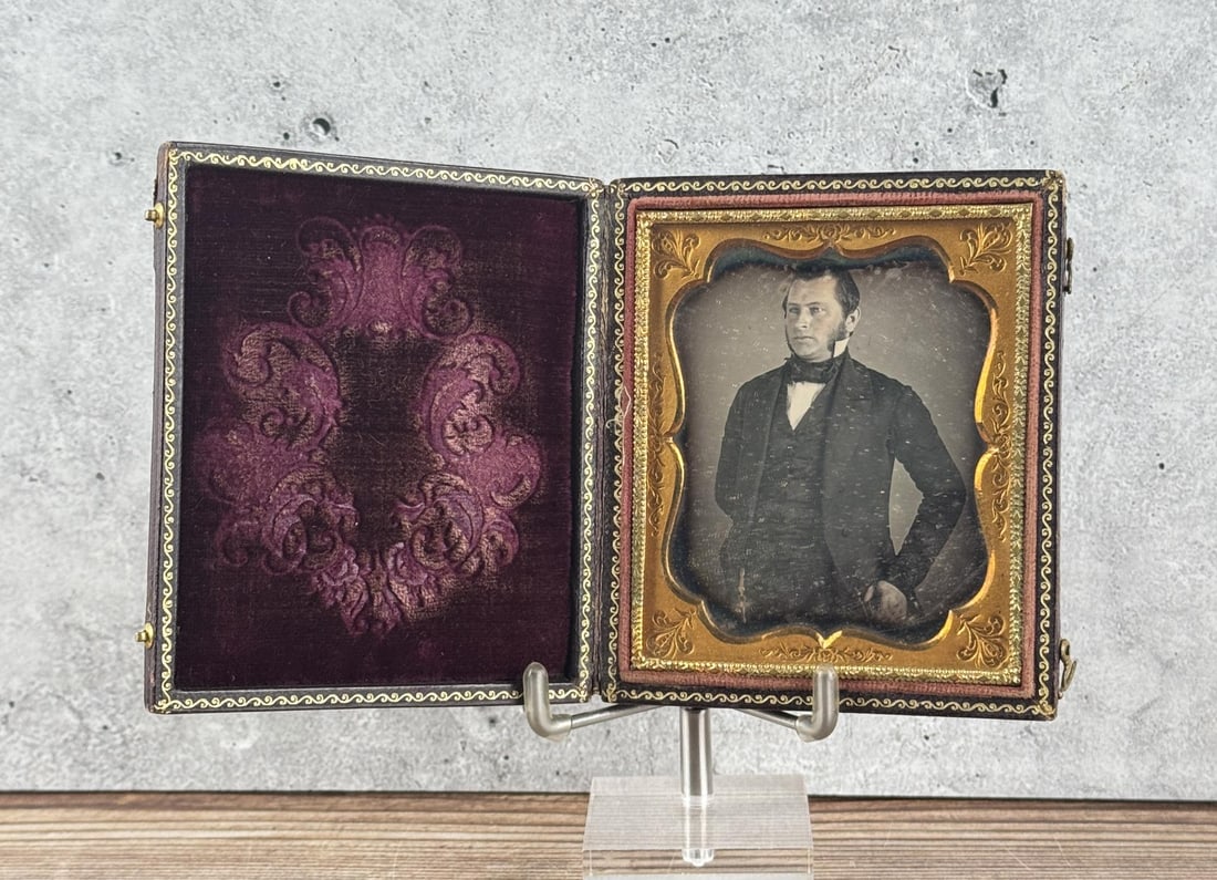 Antique Daguerreotype Photo In Case