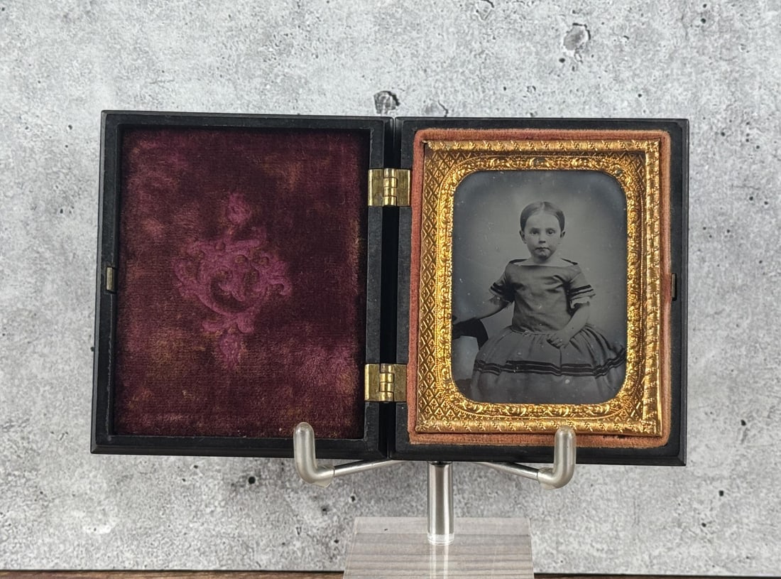 Antique Ambrotype Photo Of Child (1 of 5)