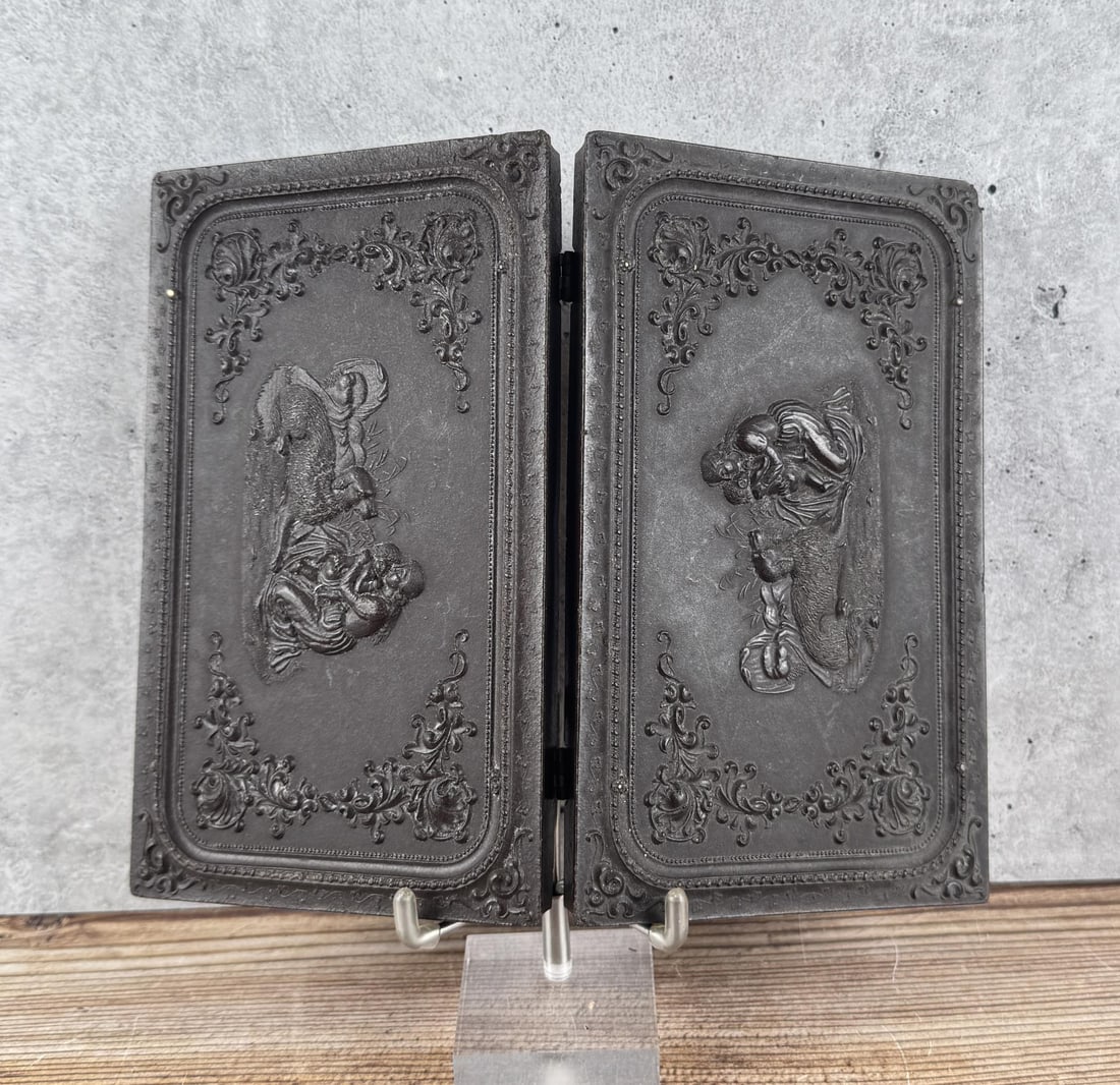 Double Daguerreotype Thermoplastic Union Case (1 of 5)