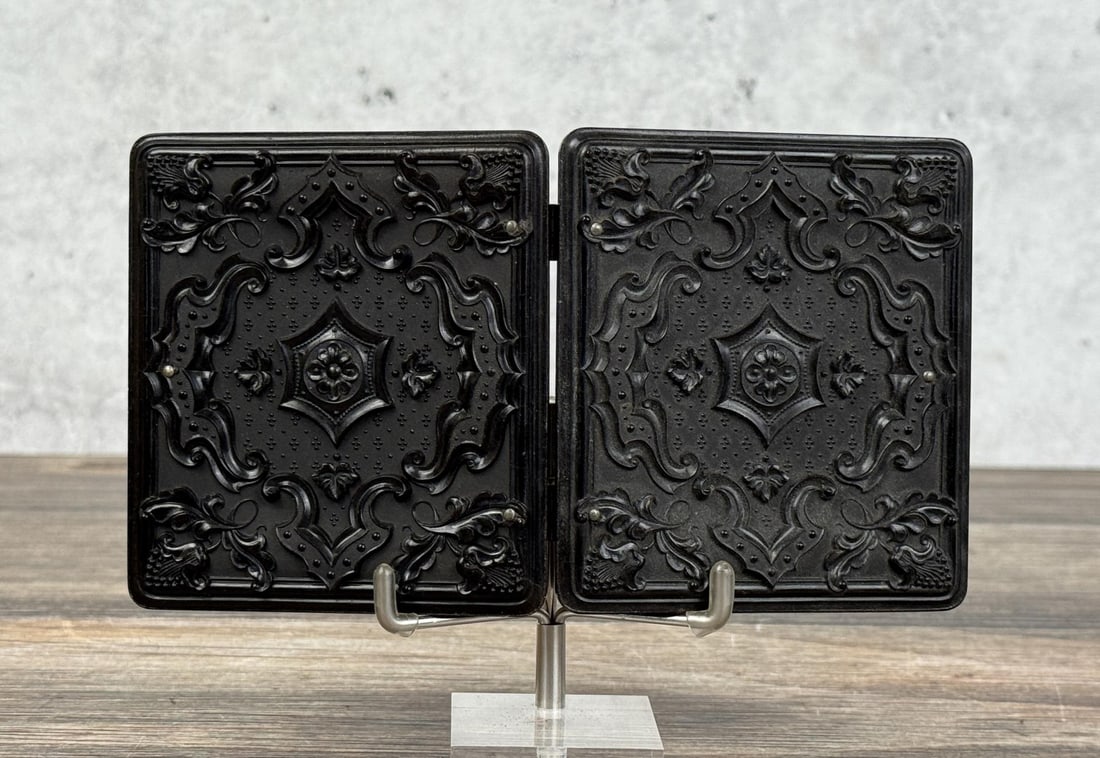 Union Thermoplastic Daguerreotype Case (1 of 4)