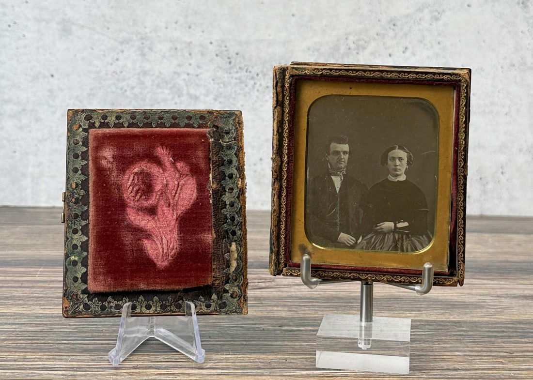 Antique Daguerreotype Photo Married Couple (1 of 5)