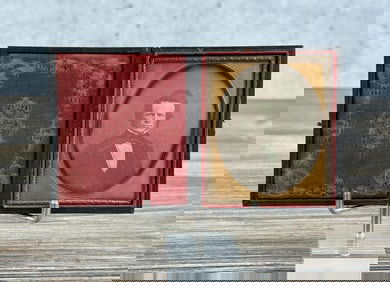 Antique Daguerreotype Photo Fancy Bowtie