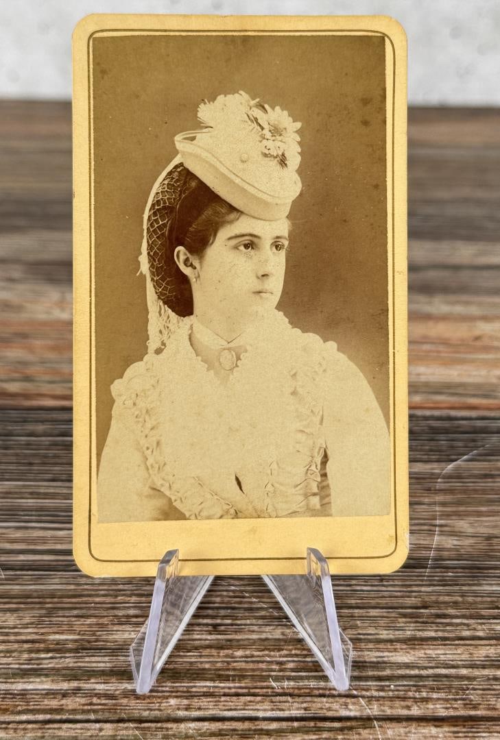 Identified Woman Valparaiso Chile CDV Photo (1 of 3)