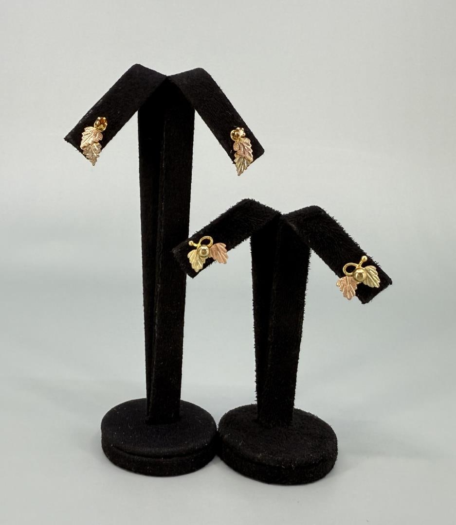 12k Black Hills Gold Earrings: 1.55 grams.