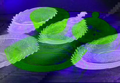 Federal Georgian Love Birds Uranium Glass Serving