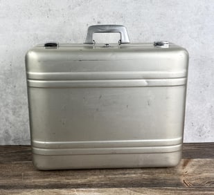 Halliburton Zero Centurion Elite Attache Case