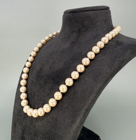 Costume Jewelry Pearl Necklace