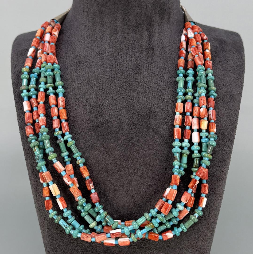 Santo Domingo Pueblo Turquoise Oyster Necklace: 9 3/8" long closed.
