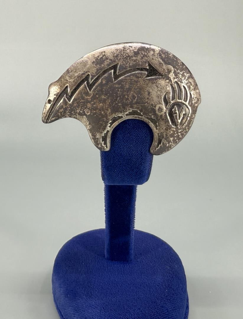 Hopi Sterling Silver Heartline Bear Brooch (1 of 3)