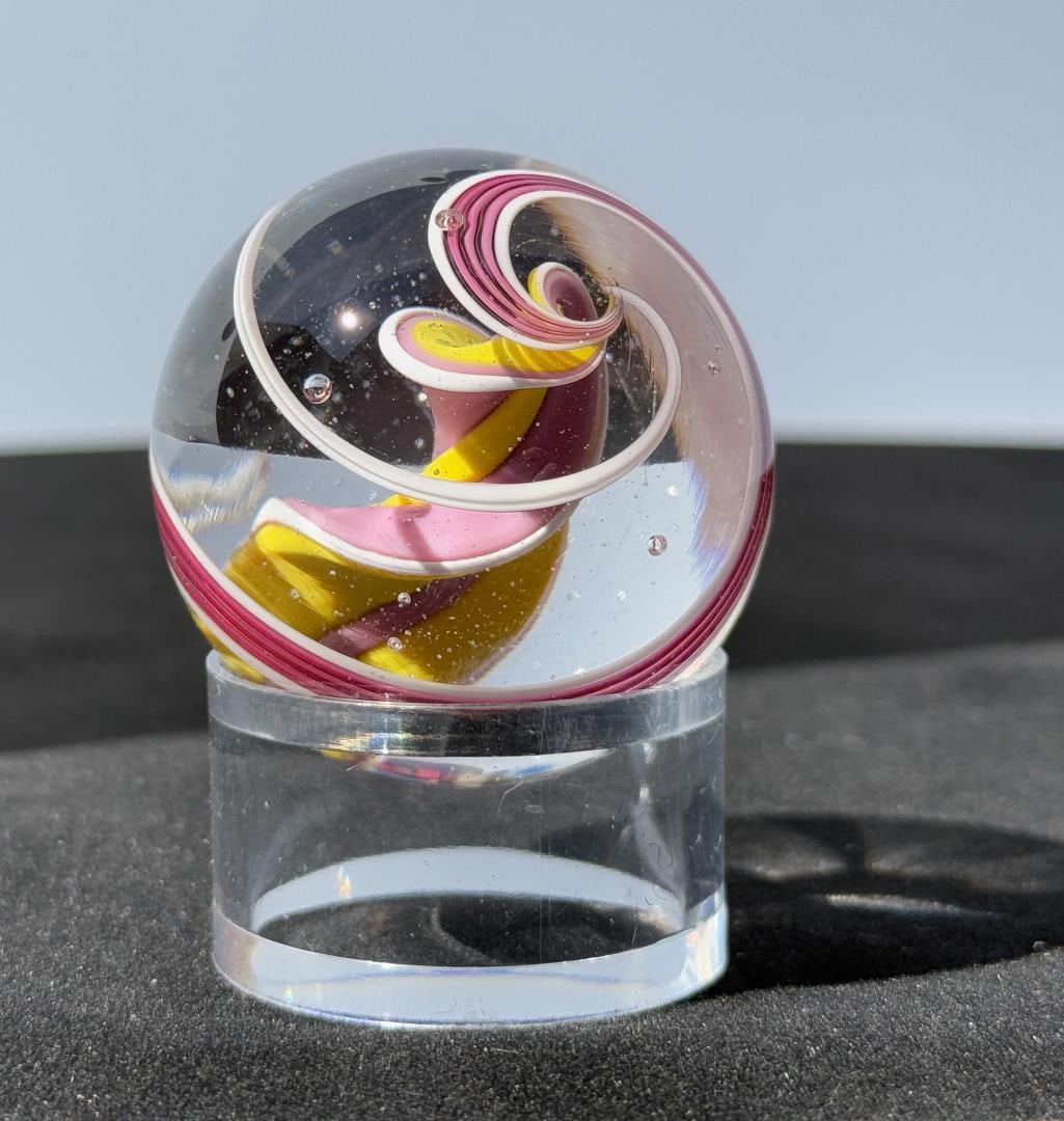 Brian Toseland Art Glass Marble: 2" diameter. Dated 2017. Brian Toseland is the creator behind ToselandGlass, a glass art studio based in Coopersburg, Pennsylvania, active on Etsy for over a decade. He has more than 30 years of exper