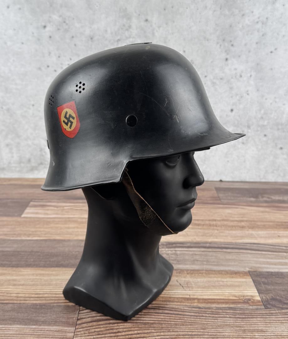 WW2 M34 German Double Decal Fire Police Helmet: Missing comb.