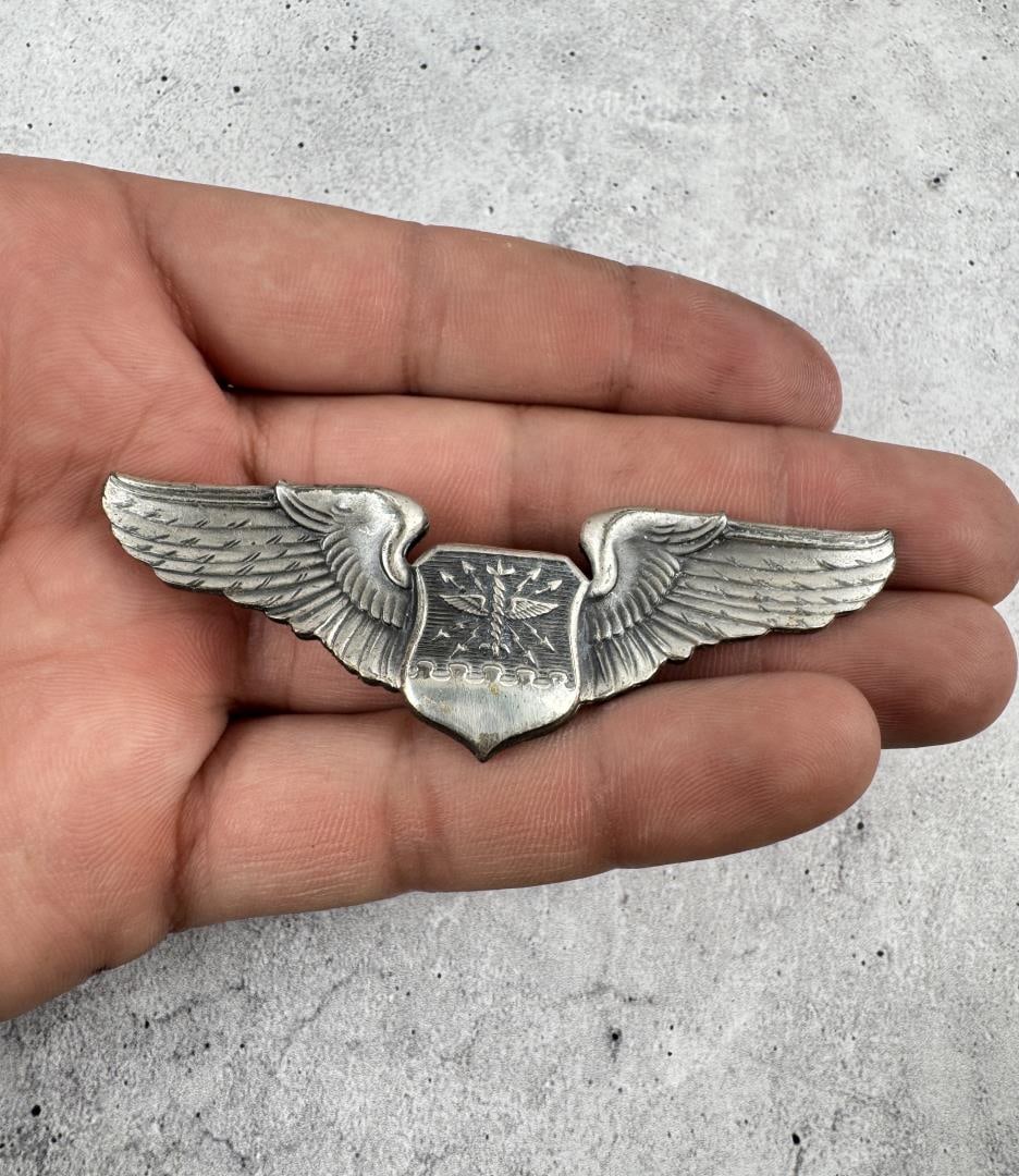 Korean War Navigator Sterling Wings: 3" long.