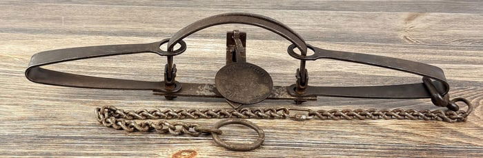 Oneida Newhouse No 4 Trap ATC Raised Letter