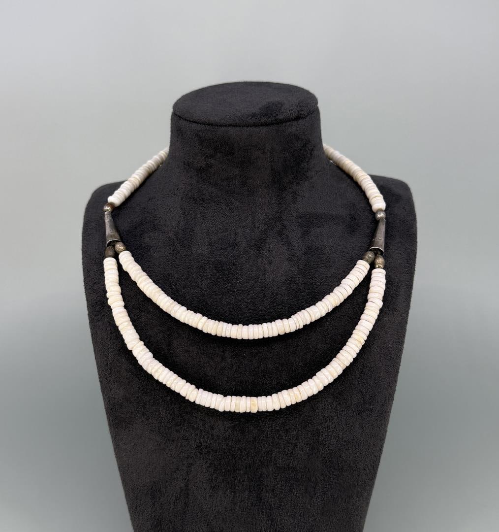 Navajo Heishi Shell Necklace: 7" long closed.