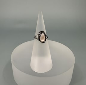 Navajo Sterling Silver Mother of Pearl Ring